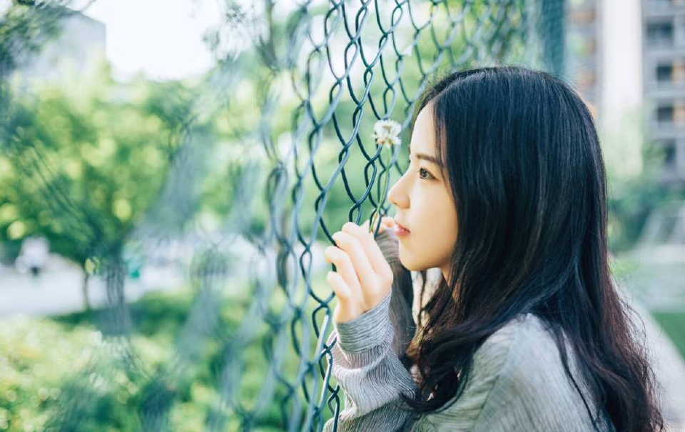 “他让你带上主力前往成都与他汇合。”邓贤苦笑道。